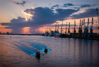 بازار سنتی انزلی و مراکز خرید: تجربه خرید لذت بخش