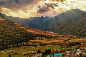 راهنمای جامع سفر به مازندران: از دریای خزر تا قله دماوند